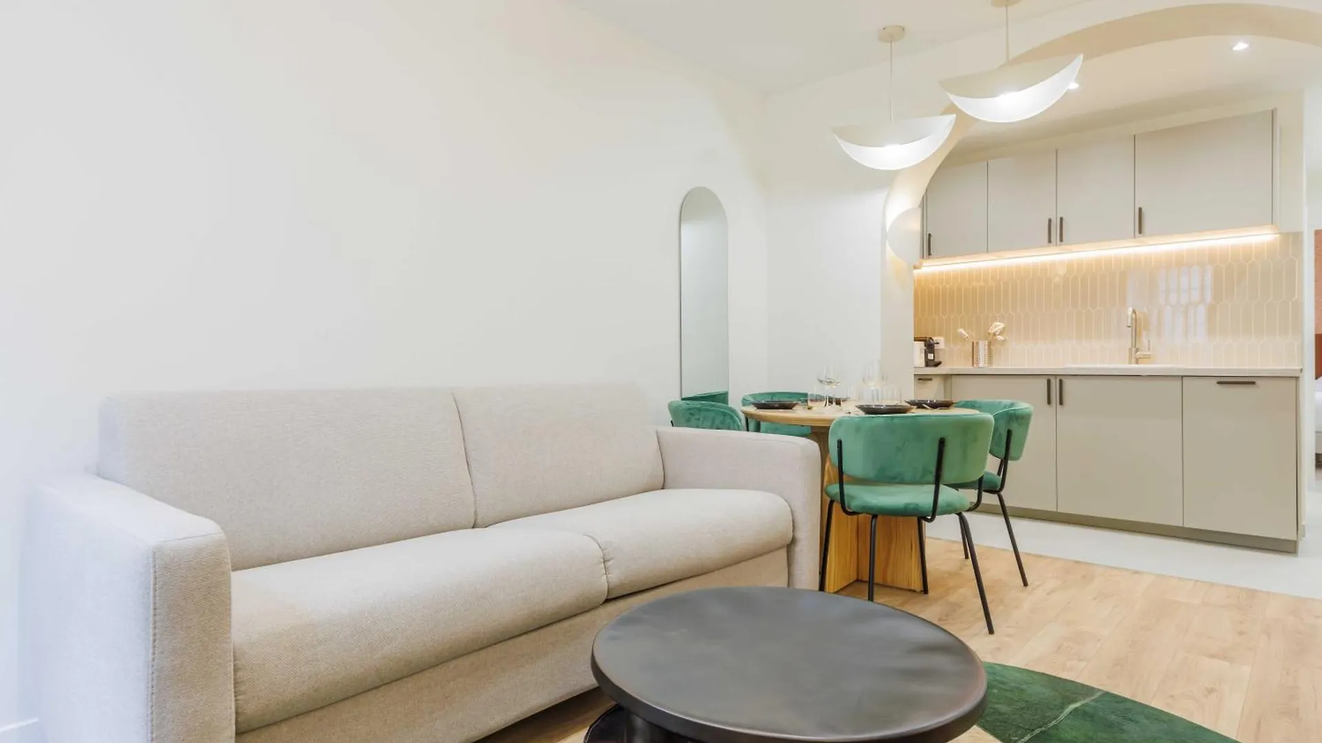 Cozy Apartment 2Br-6P - Sacre-Coeur - Montmartre Paris 0*,  França
